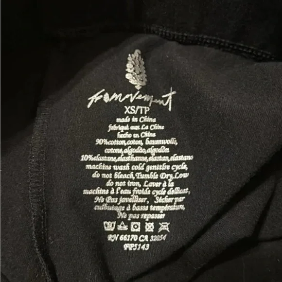 🌚 FP Movement Flare Leggings w/ Ankle Slits~Women’s Sz XS~Black~High-Rise - Picture 7 of 7